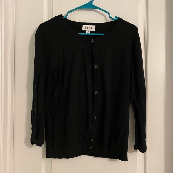 ceejayalegros's tweet photo. So good I had to share! Check out all the items I'm loving on @Poshmarkapp #poshmark #fashion #style #shopmycloset #elle: https://t.co/0UfFMcSdvR https://t.co/HufGTFT3rl