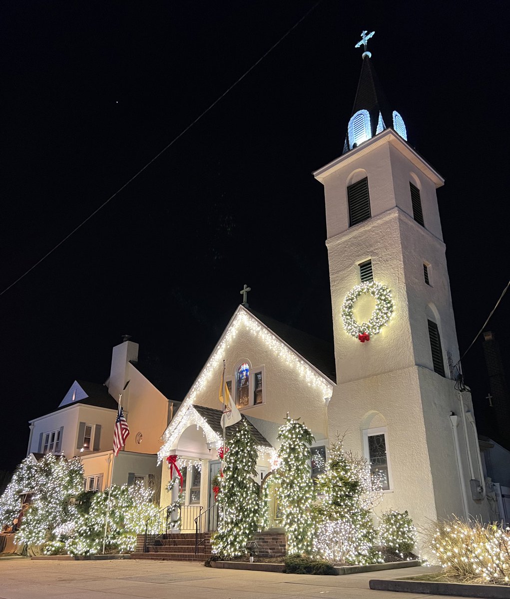 ANTHONYDESPO's tweet image. As we gather to celebrate #ChristmasEve, I pray the lights from our small church @IslandParkNY shine bright across our Nation &amp;amp; #NY04. 

“The true light, which gives light to everyone, was coming into the world. He was in the world, and the world was made through him…”