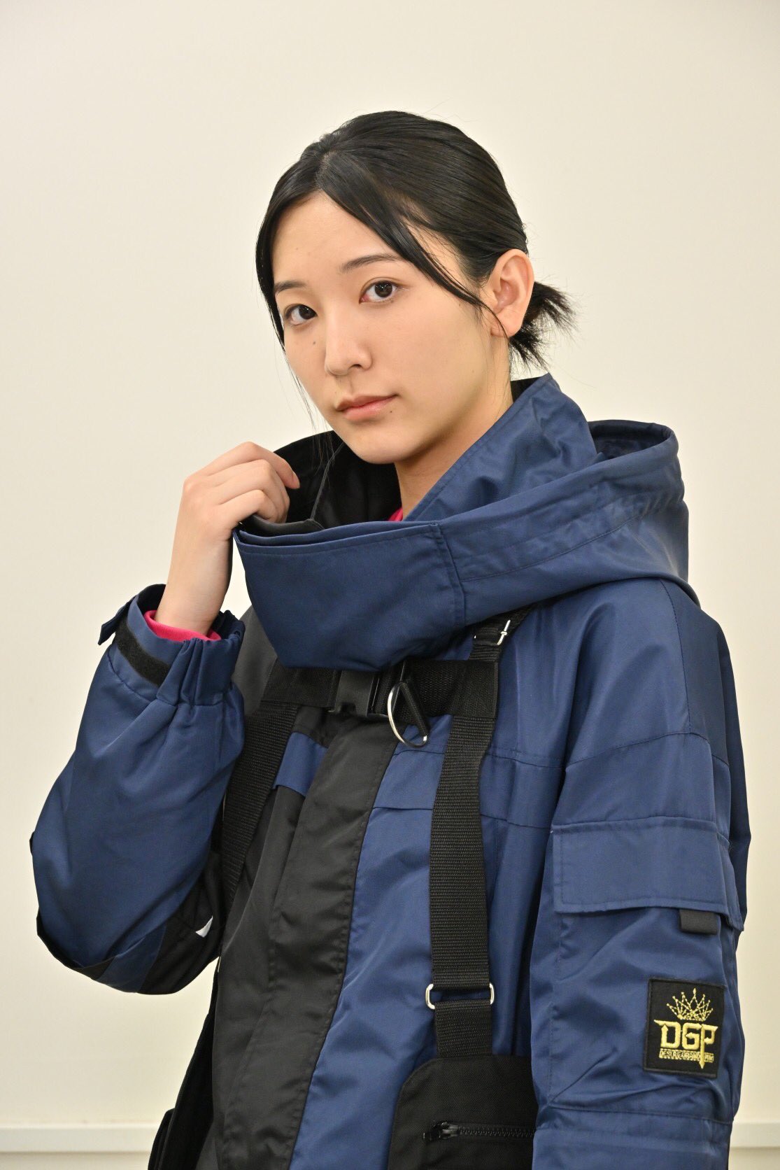 仮面ライダーギーツ【東映公式】 on X: "新キャスト紹介③✨ 女子のプレイヤーも参戦! 仮面ライダー #ロポ/#我那覇冴 を演じるのは #小貫莉奈 さん! 最速女子アスリートの冴が、 ゲームフィールドを駆け巡るコン🦊 #仮面ライダーギーツ https://t.co/2VUXeGDzsT" / X