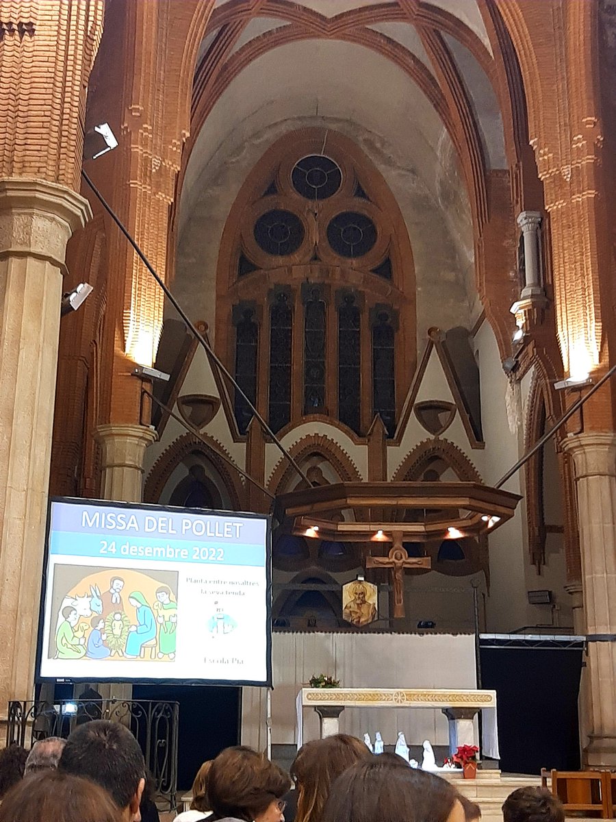 Encantats de poder recuperar la tradicional Missa del Pollet a l'<a href="/epiasabadell/">Escola Pia Sabadell</a> !
Dia de retrobaments, abraçades i bons desitjos.
#tradició #BonNadal