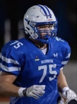 GSV 2022 FOOTBALL AWARDS King of the Trenches: Trevor Buhr (Washington) Award given to best 2-way linemen - 1st Team All-State OL (Class 5) - 1st Team All-GAC Central DL - Helped pave way for 3039 yards of rushing yards for starters - 49 tackles, 10 sacks, 25 TFL - Iowa St commit