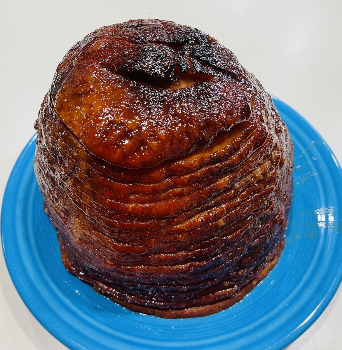 Too cold #ArcticBlast for the ham on the smoker so did it in the oven and it turned out good!!  The smoker is better but this is still very tasty!!😋😋🎄🎄@thisgrilllife @sak_shoes @CherryPinkCat @WahmMaam #TheFoodDude #Christmas