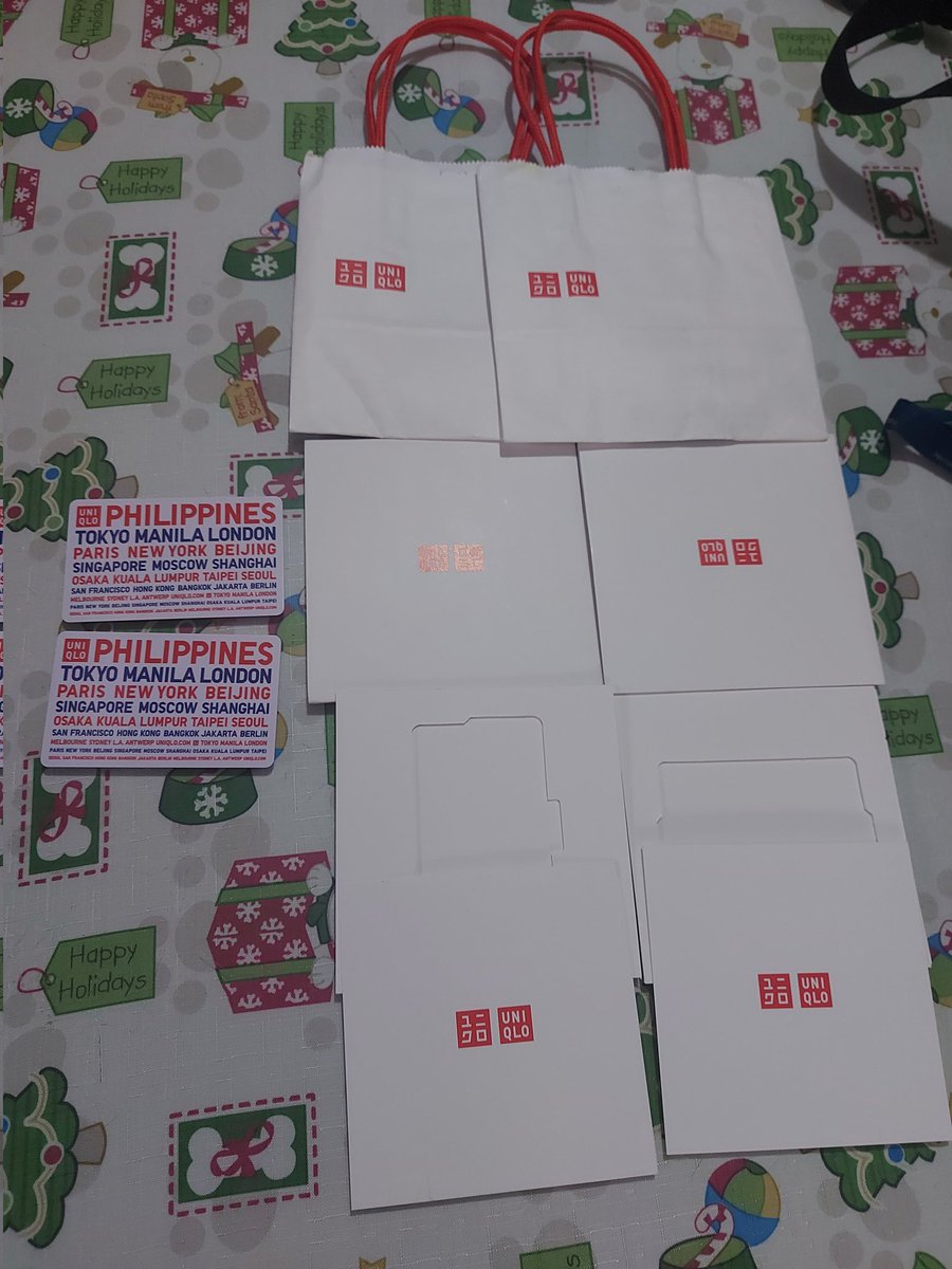 markarreza's tweet photo. @UNIQLOPH love your brand, but there has to be a way to improve this next season, so much paper involved to gift 2 small plastic gift certificates https://t.co/dXtCJWxJv3