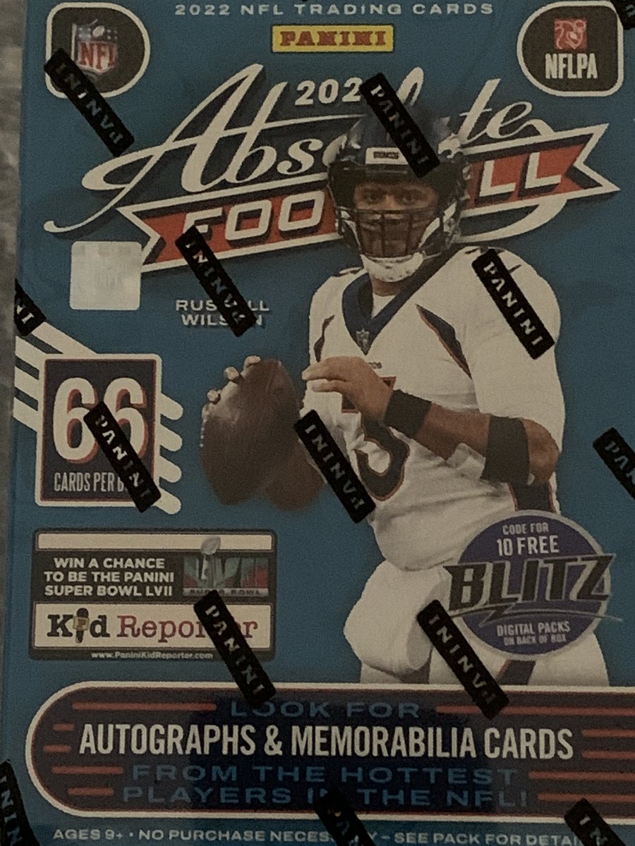 Who wants a Fanatics exclusive 2022 Absolute NFL blaster box? 🏈

- Follow <a href="/CardPurchaser/">Card Purchaser</a> 
- retweet this tweet
- like this tweet 

I will not DM you any links

Winner drawn Christmas Day at 9pm Central! US shipping please!