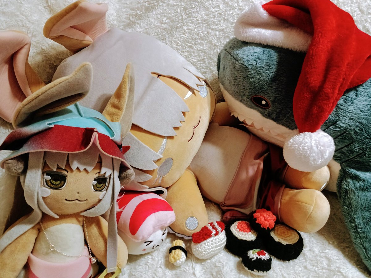 Merry Christmas everyone !!!! Was a rough December, going to grandma's, petted their pony and chased cats was pretty good though!!!
#MadeInAbyss