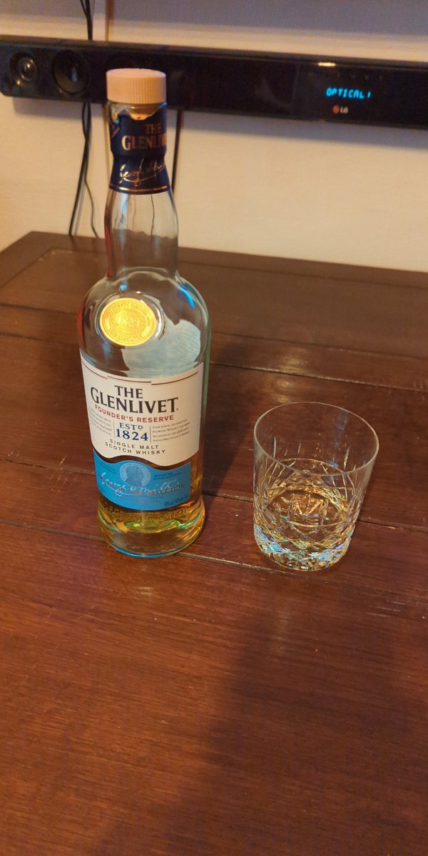 bluefin040's tweet photo. Just back in, cheers to all #ClergyMaltClub https://t.co/vr4aRMJNAC