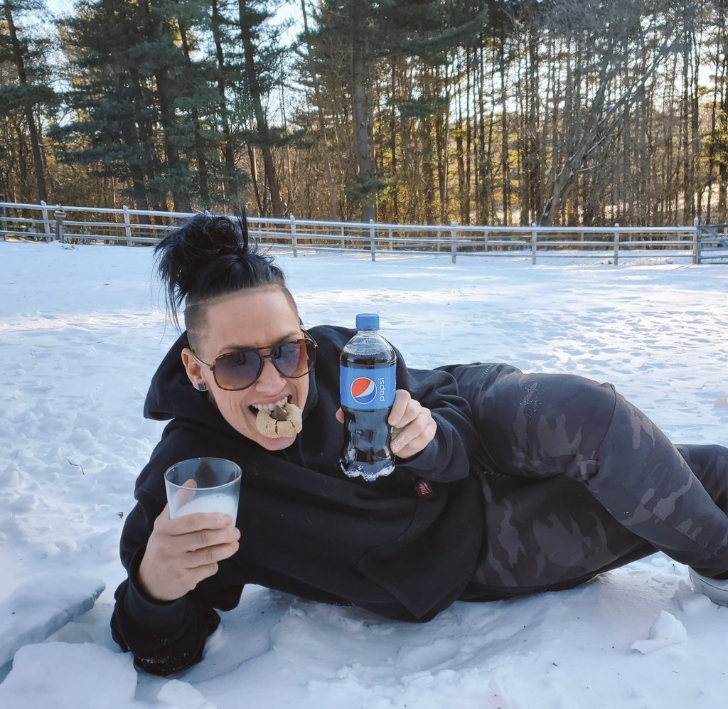 AshleyRS03's tweet photo. @pepsi @Pepsi 🥤+🥛+🍪 with #PilkandCookies #Sweepstakes https://t.co/zkdKuJPgWN