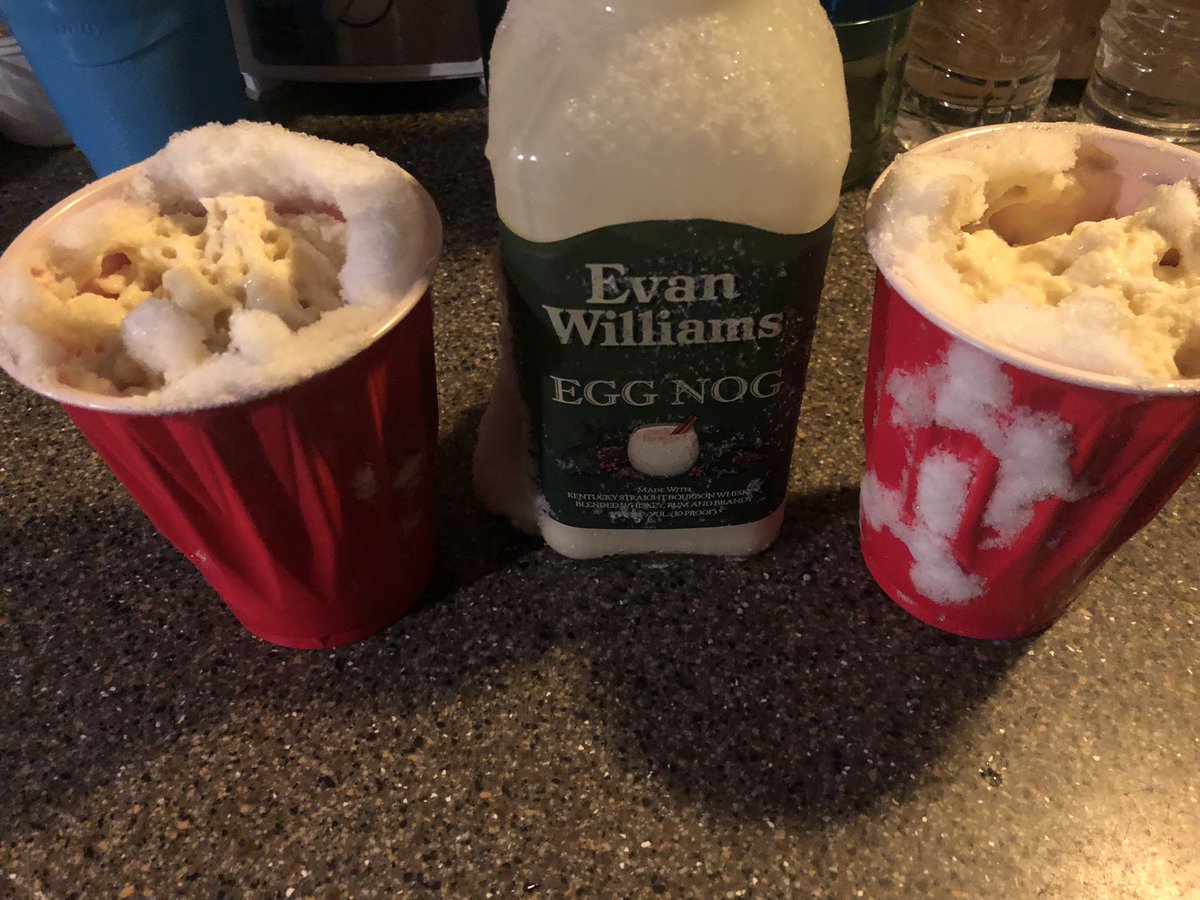 klgresham42's tweet image. When life gives you a blizzard - you make adult snow cream 😁 #evanwilliams #eggnog #snowcream #blizzard2022