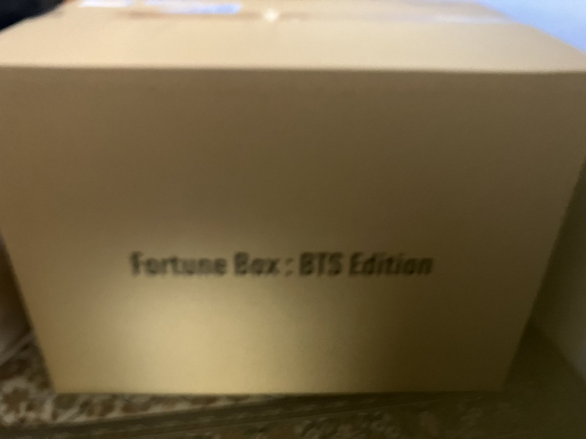 hikaru_bts's tweet photo. 実家に届いてた- ̗̀📦 ̖́-

開封する時間あるかなー？
無いな👈
帰ったら開封するね〜

相変わらず写真撮るのㄟƒ ̵̲ㄑƺ https://t.co/NLZ88mgmVV