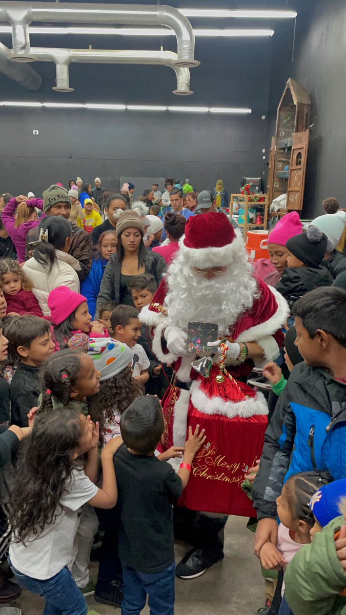 Santa (aka ⁦<a href="/JMSauers/">Jordan Sauers</a>⁩) brought a moment of joy to children who’ve been part of the migrant journey to ⁦⁦Colorado.  Deep appreciation to ⁦<a href="/DenverOEM/">Denver Office of Emergency Management</a>⁩ &amp; city employees for their work, including over the Holiday weekend. ⁦<a href="/MayorHancock/">Michael B. Hancock</a>⁩ ⁦<a href="/GovofCO/">Governor Jared Polis</a>⁩