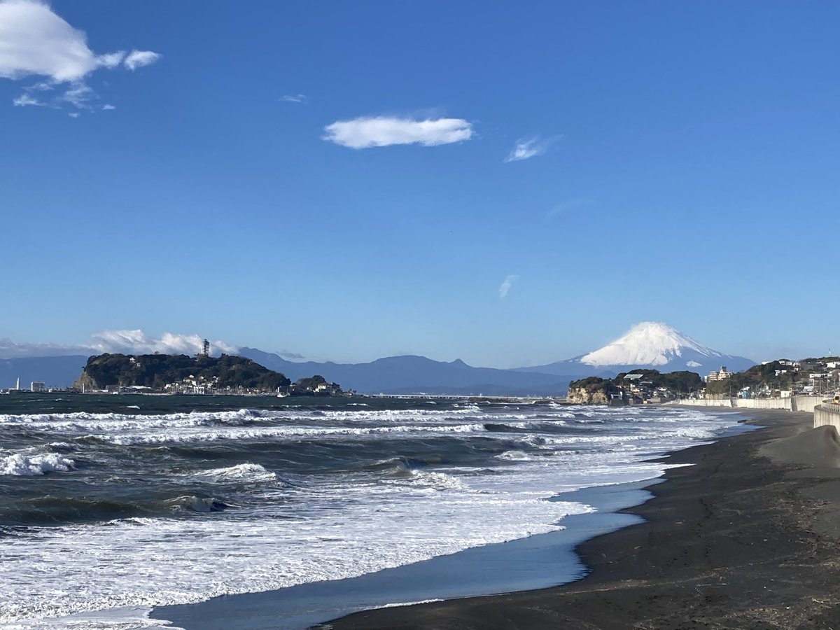 makunmktwo's tweet photo. 昨日の江ノ島は風が
強かったけど、
今日の横浜は穏やかな天気。 https://t.co/RluRhyWg14