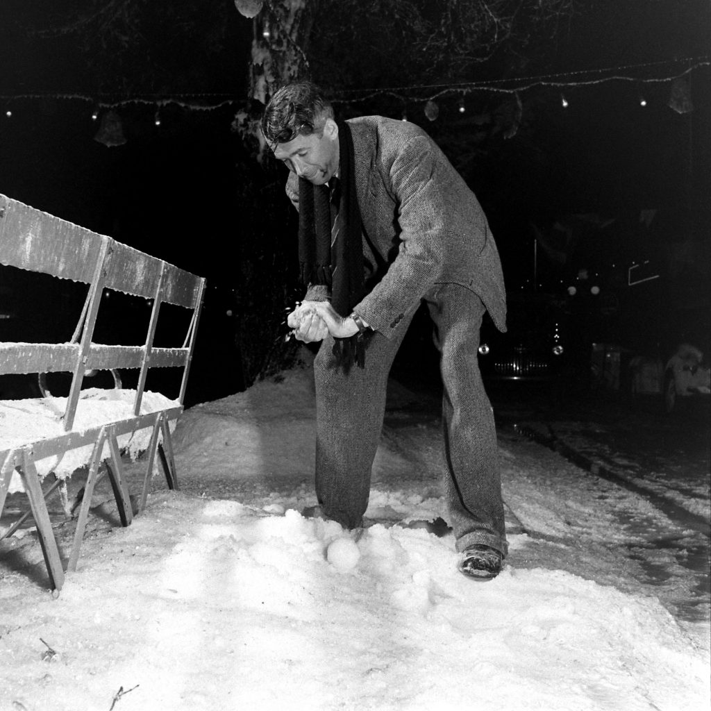 Kentuckyweather's tweet image. It's A Wonderful Life was shot during a California heat wave in 1946. It hurt my soul when I learned all that snow wasn't real, but it's neat to see how they made it. Take a look at some behind the scenes pics... #ItsAWonderfulLife