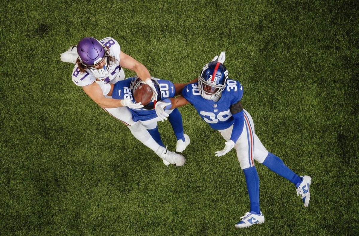 Luke_Spinman's tweet photo. Unreal shot of @TheeHOCK8 TD!! #skol 

📸: @JanayeJphoto https://t.co/8c5Bf8nfBJ