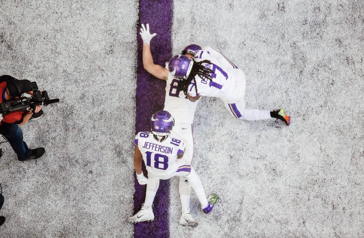 Luke_Spinman's tweet photo. Unreal shot of @TheeHOCK8 TD!! #skol 

📸: @JanayeJphoto https://t.co/8c5Bf8nfBJ