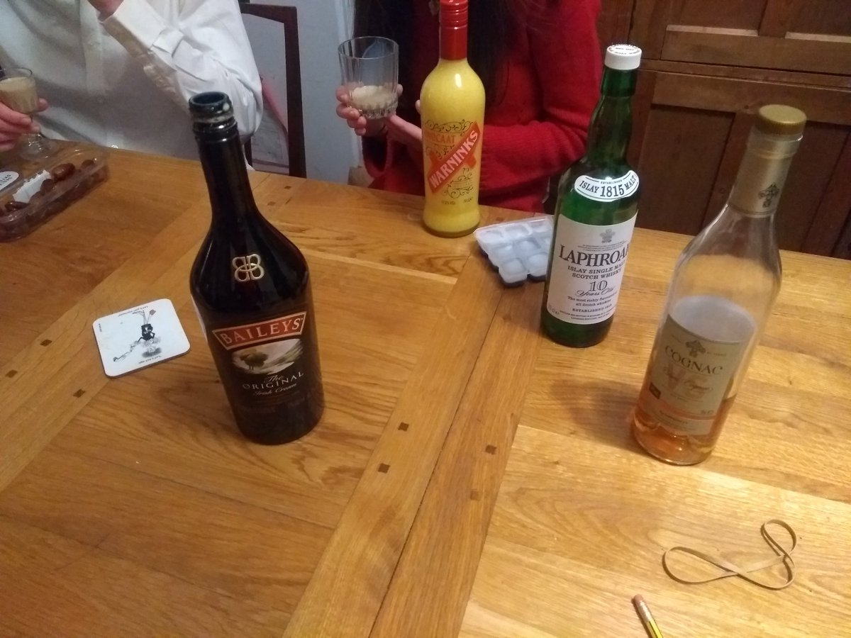 AmendeFL's tweet photo. Merry Christmas! #teenagers are great company but this is a new experience; could be a long night! #pushingboundaries #ClergyMaltClub #midnightmass #chior https://t.co/zJOvAVhnrU