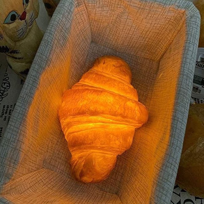 aemeruls_'s tweet photo. I definitely need this night light 🥐🥐 https://t.co/wCZSKEHUzh