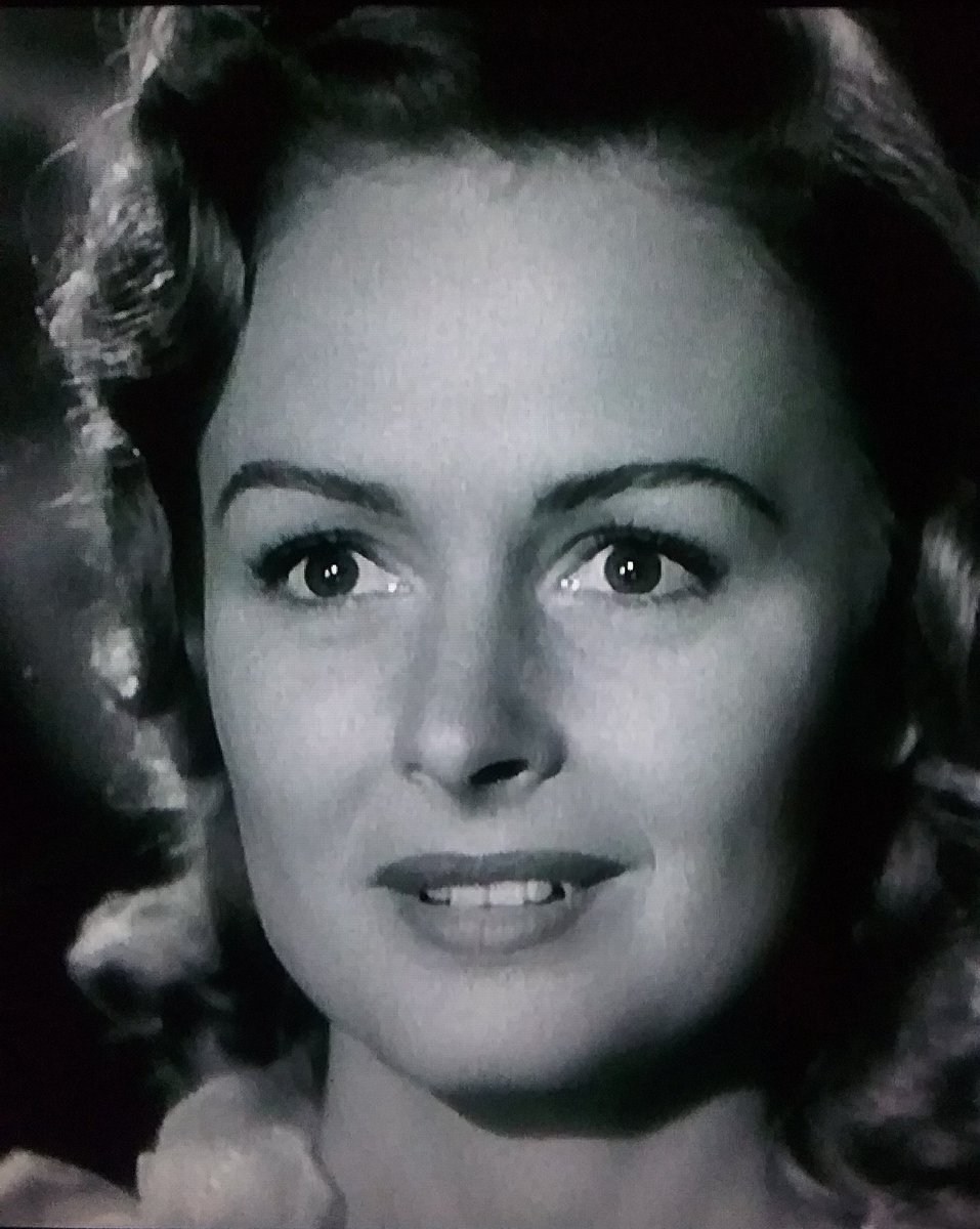 TCMCult's tweet photo. Find somebody who looks at you like Mary Hatch ( Donna Reed ) 
#ItsAWonderfulLife #NBC #ChristmasEve https://t.co/Azf1oF95rZ