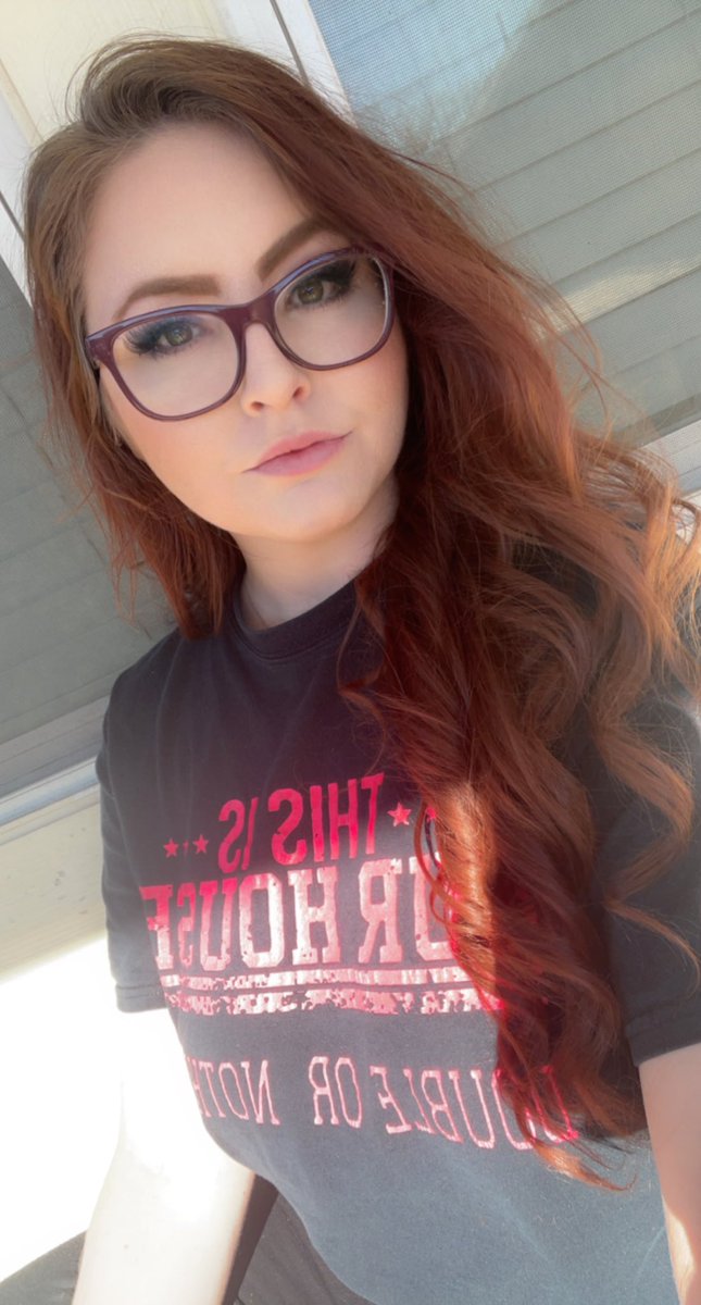 vPrincessNade's tweet photo. 😈 https://t.co/FSIGSZRcVO