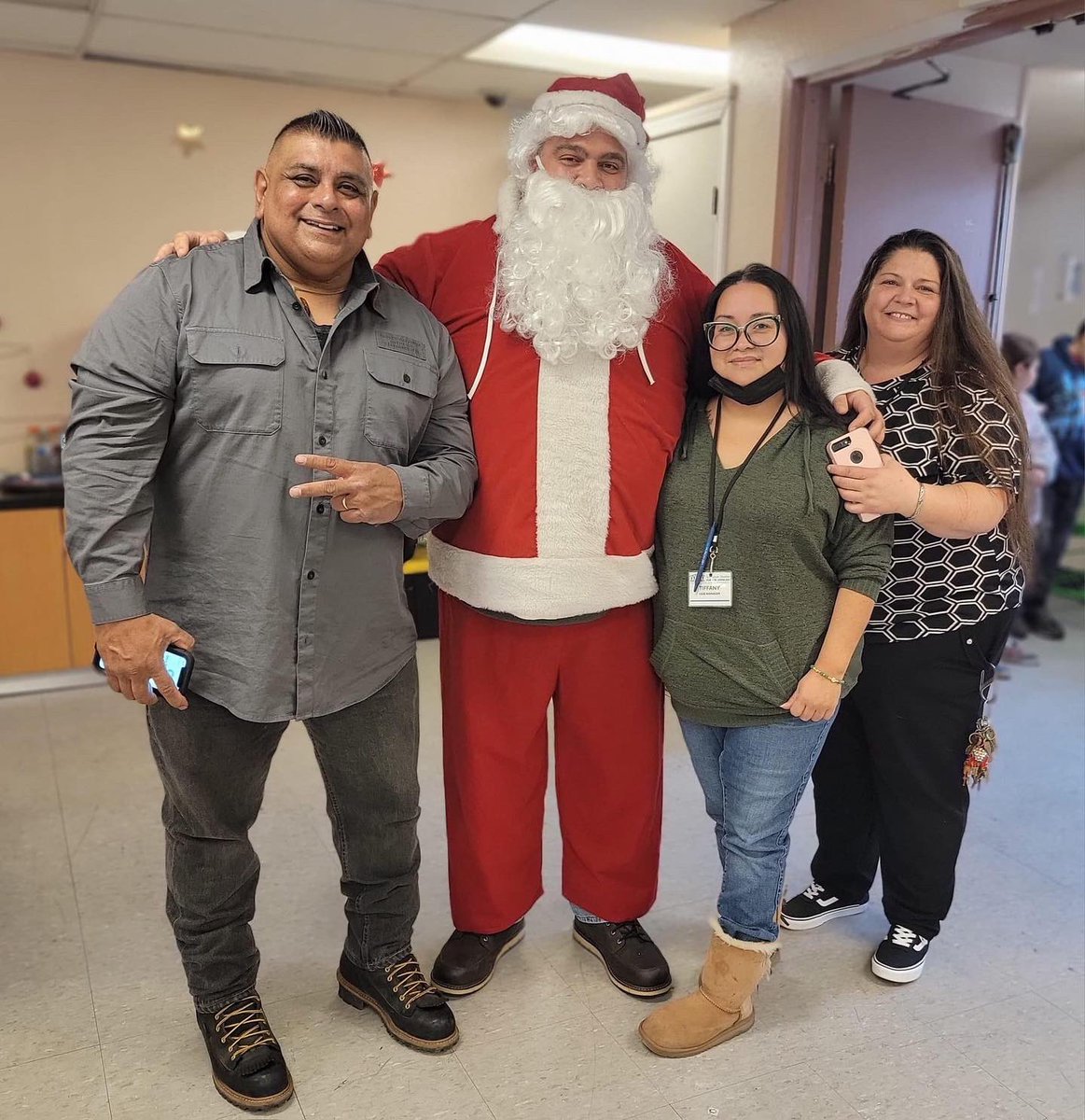 StocktonFor's tweet photo. VAYA's Annual Adopt-A-Family blessed our families once again. They came and brought gifts, Santa and sang each family a Chrismas carol. #merrychristmas #givingbacktothecommunity #VAYA #thankyou https://t.co/uiiwvt0kxB
