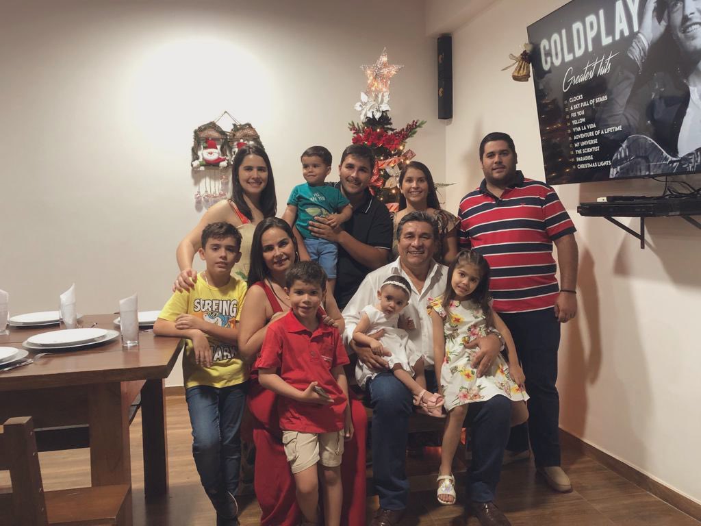 La Navidad es la mejor medicina para hacer crecer la solidaridad, la paz y la amistad. Que este día tan especial Dios invada sus corazones y sus hogares.   

FELIZ NAVIDAD QUERIDO PARAGUAY 🎅🎄🇵🇾