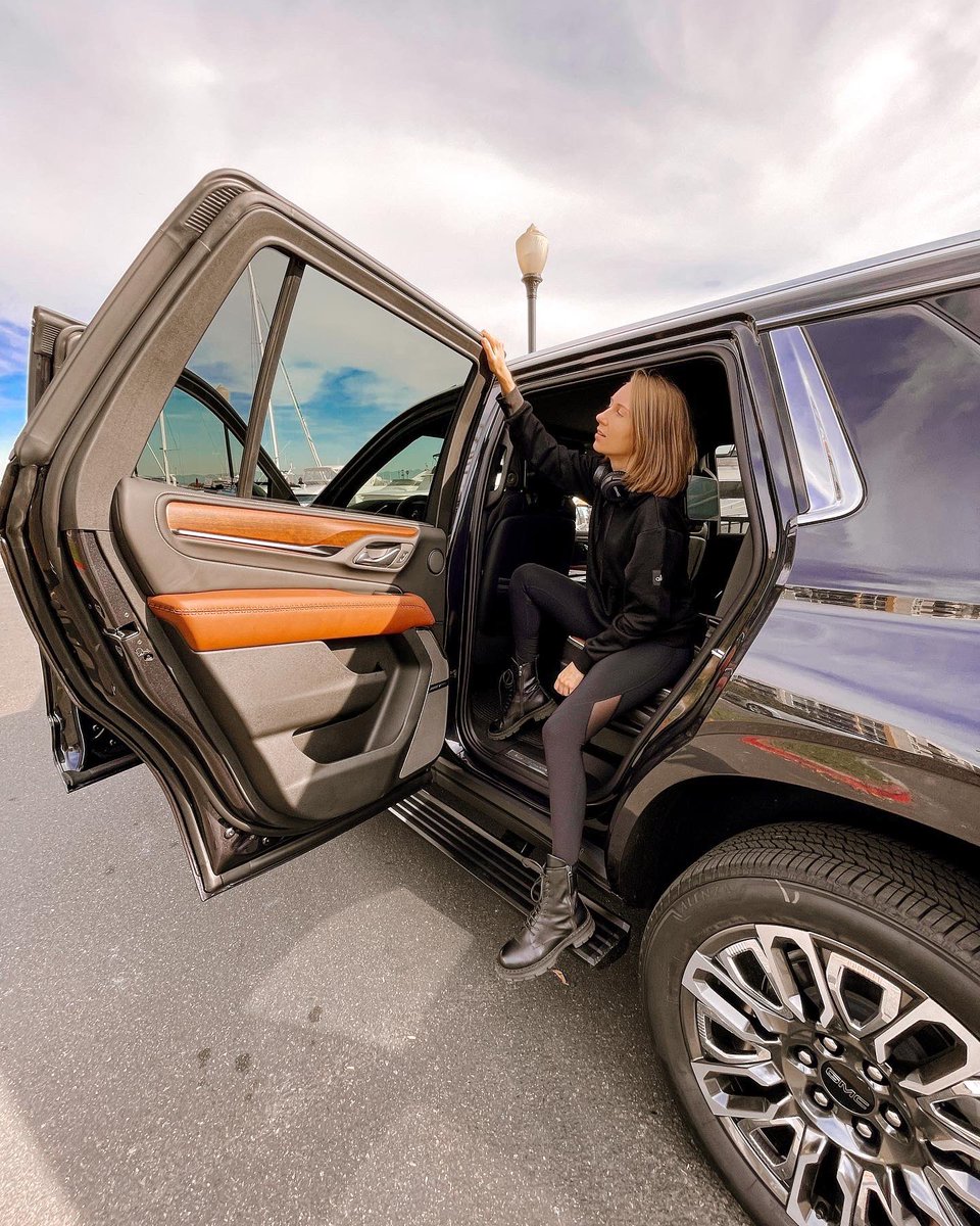 byDianaMarks's tweet photo. Feeling extra luxurious in the all-new 2023 GMC Yukon Denali Ultimate! This bad boy has got it all - from Super Cruise technology to massage seats and a Bose audio system. But most importantly, it’s the SAFEST I ever felt in a car. #YukonDenaliUltimate #SUVGoals @GMC https://t.co/QrNqOuKRAs