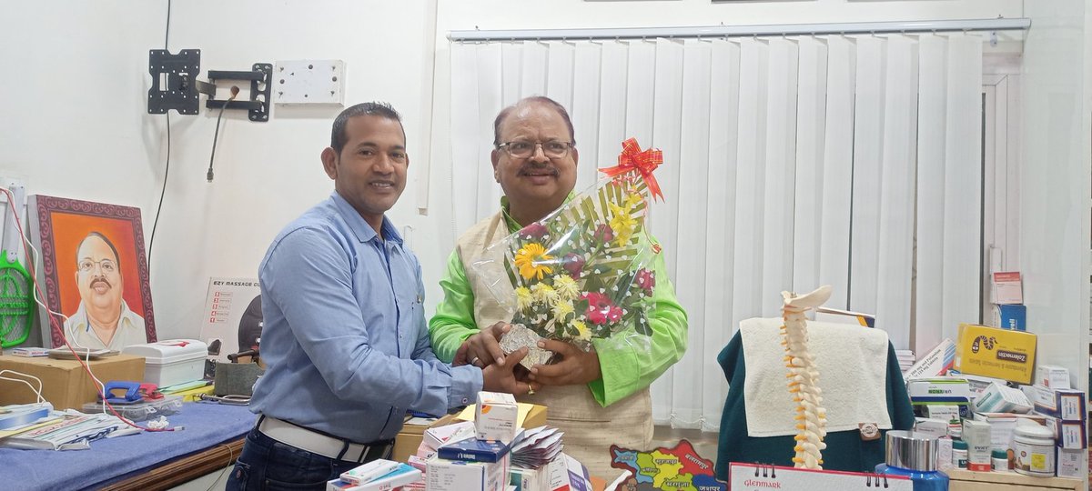 परम आदरणीय एवं सम्मानिये डाक्टर साहब को जन्म दिवस की बहुत बहुत बधाई ईश्वर आपको हमेशा स्वास्थ और दीर्घायु रखें।