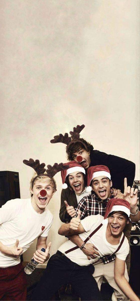 1DTENTHANNIVERS's tweet photo. Merry christmas to all🥂❤ https://t.co/57I0n8bQ6g