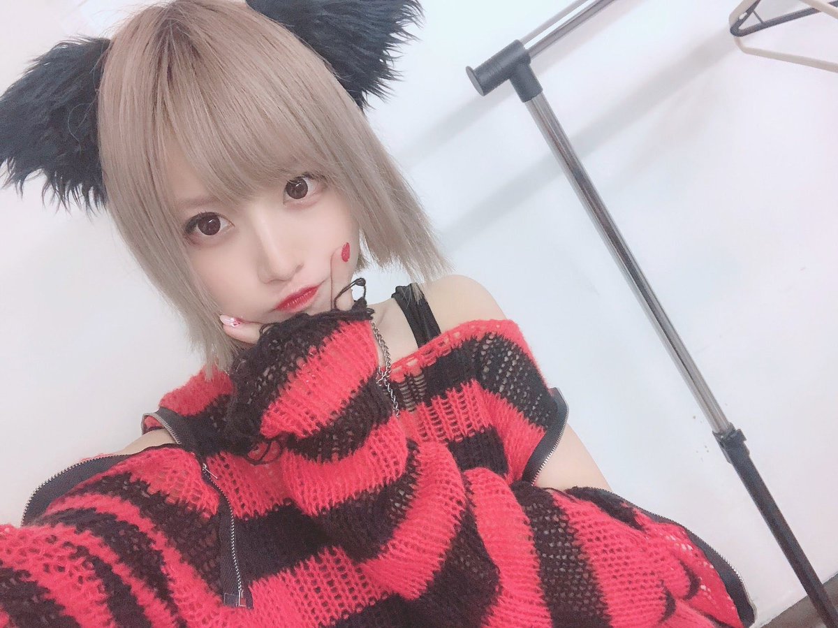 sayuapple_0827's tweet photo. すき♬.*ﾟ
フロアにいる時の楽しさとか高まりとか思い出すからすごい
#変わりたい愛されたい #Re_roll #ザキスト
#CDレコ #Nowplaying https://t.co/dbfkC8Y1V0