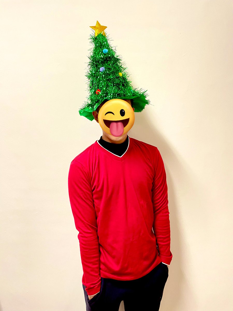 開心聖誕趴
自己覺得很應景的裝扮😎

第一次唱完歌沒有大合照
第一次看到老大喝倒
第一次回家馬上抱著馬桶😂
太愛大家了❤️