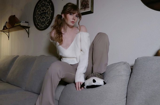 the slippers stay on ✨ https://t.co/4GPEUXAK6D