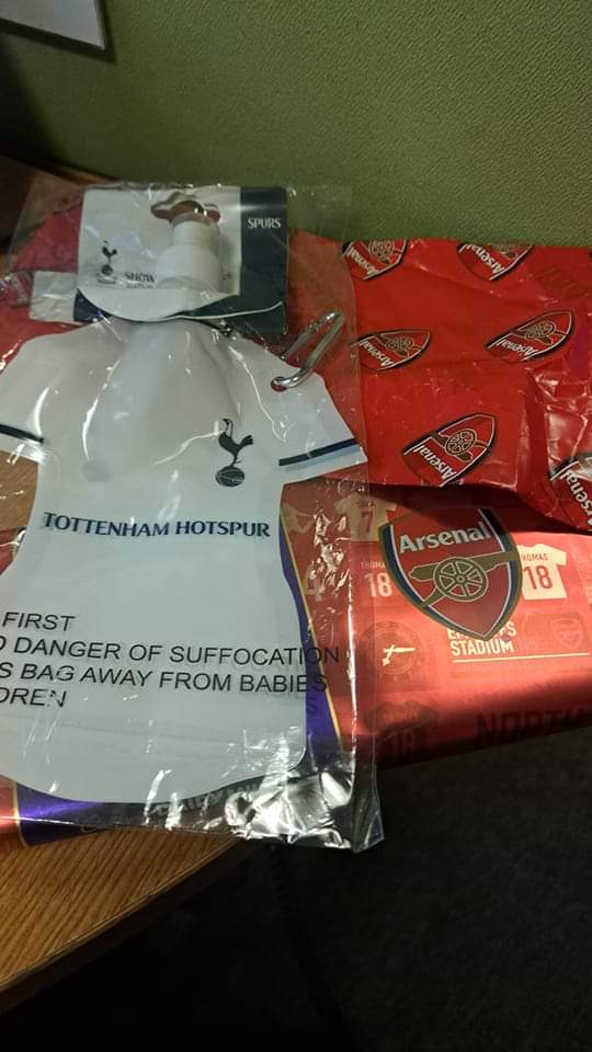Some sick individual from work thought it would be funny to put my secret santa present in Arsenal wrapping paper and get me an Arsenal dairy milk choc bar, I will be honest I nearly threw up.
I will cherish the Spurs water bottle but will have to disinfect it first https://t.co/2G3UElQCLR