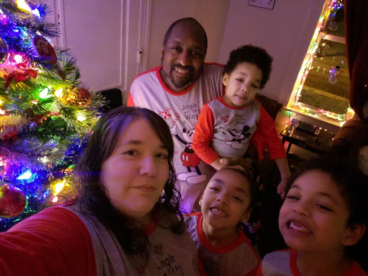 Lethallonnie's tweet photo. Merry Christmas 2 all from the Bell Family!!! #BellFamily #BellStrong🛎 #MerryChristmas🌲☃️❄🎅 #ChristmasEve #Christmas https://t.co/TJlO7jYGCW