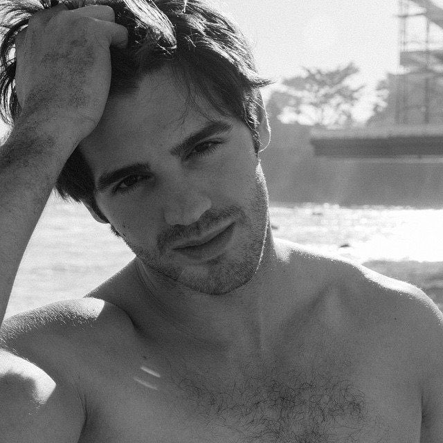 LeJeremyGilbert's tweet image. Hey.