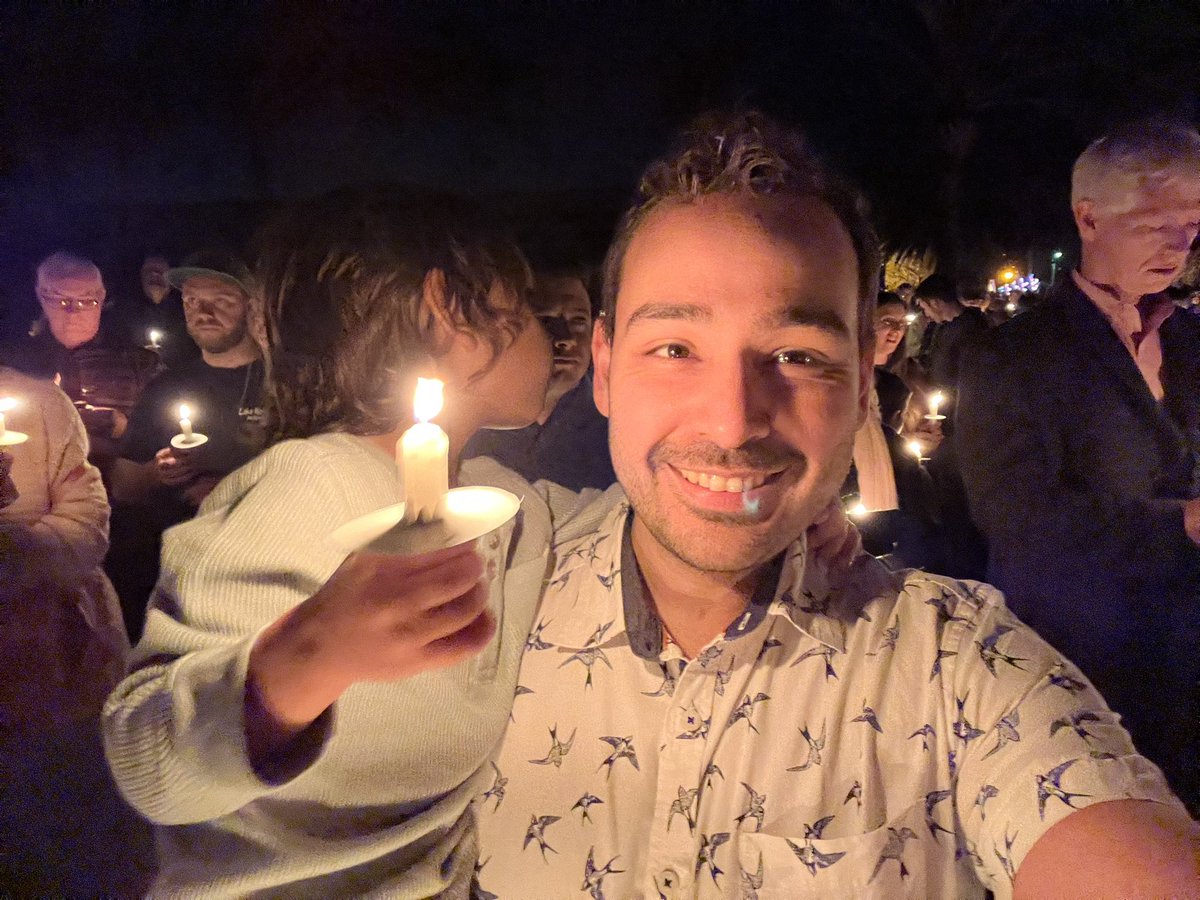 ActionCEO's tweet photo. Seriously blessed to be wearing short sleeves and shorts for a Christmas Eve service. I'll settle for fake snow in the plaza in SoCal any day. Be safe and Merry Christmas to all! 🎄 https://t.co/zuQ6k0m76G