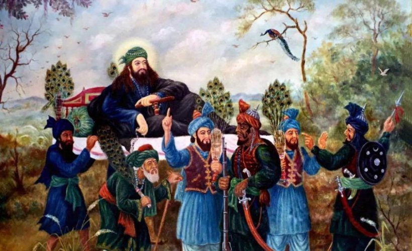 Ghani Khan and Nabi Khan , the two Pathan brothers were horse dealers in Machhiwara ( now in Ludhiana district , East Punjab ) were great admirers of Guru Gobind Singh . They had been to Anandpur ( where the Guru resided ) and sold many horses to him