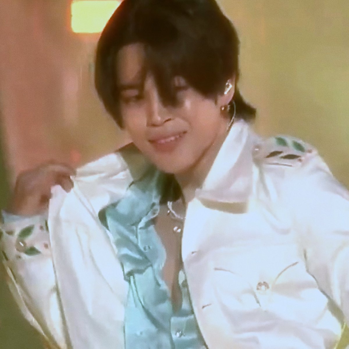 librafolders's tweet photo. jimin, so charming ♡ https://t.co/0YlB39ASvu
