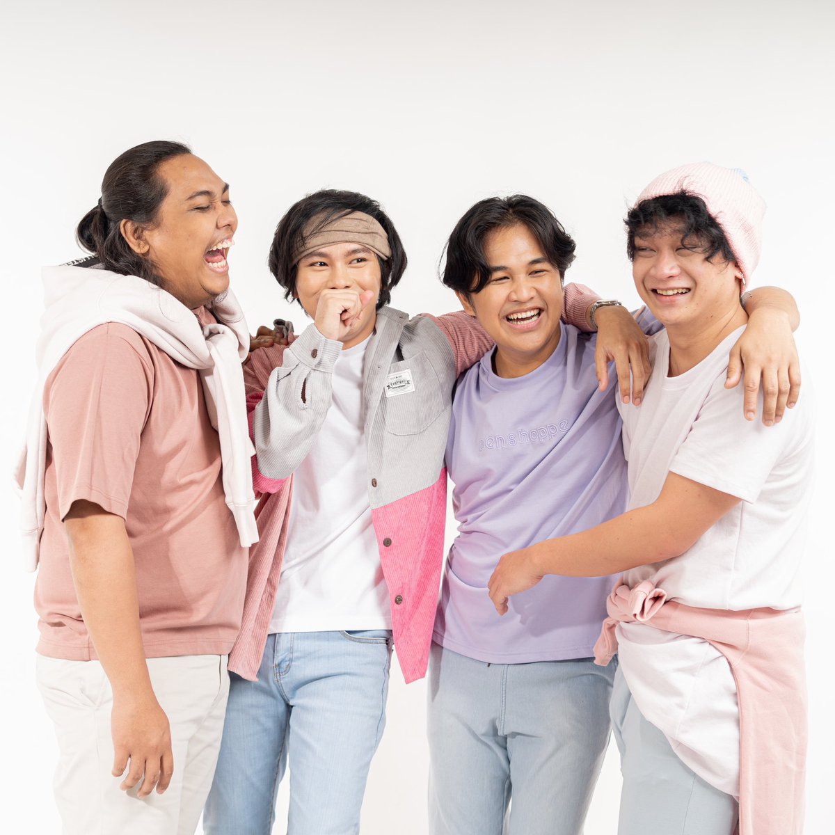 Meryl Christmas everyone!
#WeAreMeryl