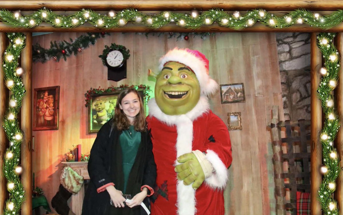 Happy Holidays from my family to yours 💚