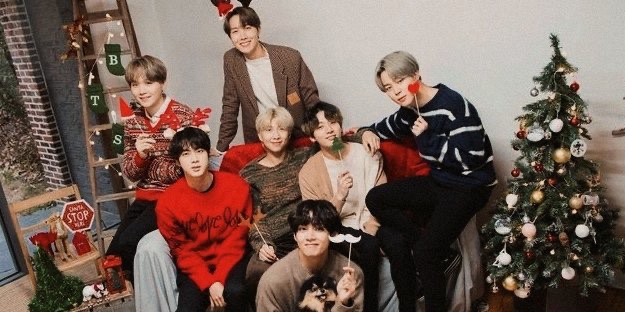 italianarmyfam_'s tweet photo. ❤️🎄BUON NATALE🎄❤️

Lo staff di Italianarmyfamily vi augura buone feste e speriamo che passiate dei bellissimi momenti con i vostri cari 💫

#BuonNatale #buonefeste #HappyChristmas @BTS_twt https://t.co/VUka3kKASU