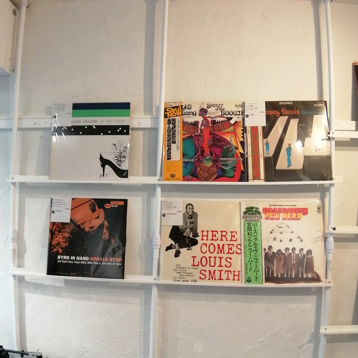 BBR_PopUpStore's tweet photo. 下北沢中古レコードポップアップストアー 4日目オープンしました。本日も20時まで営業してます。 https://t.co/wi3REQWtxw