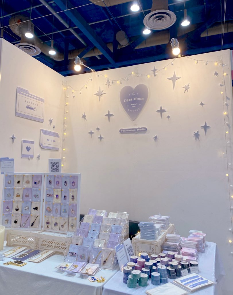 ✨서일페 v.14✨

4일차 마지막날 일요일 큐라문 부스 오픈 했습니다!🥰
부스: I11
상주시간: 10시~오후 6시

마지막 날이지만 조명을 달아봤어요🤣 다들 메리크리스마스 하세요! 🎄✨🎄✨🎄