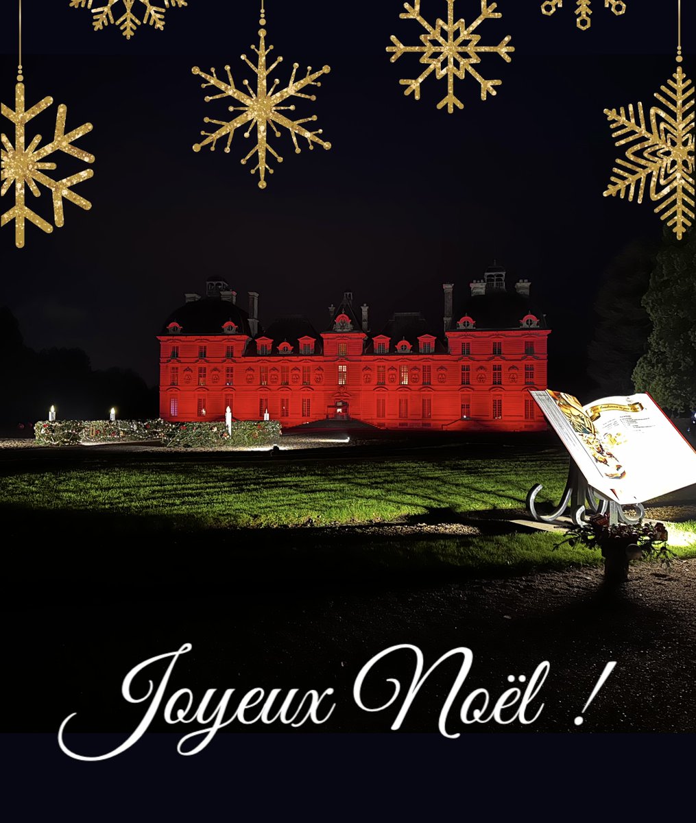 🟢🔴 𝓙𝓸𝔂𝓮𝓾𝔁 𝓝𝓸𝓮𝓵 ! ❯ Nous vous souhaitons, à vous et à vos familles, un #Noël 🎄 tout en douceur et en émerveillement ✨. 

ℹ️ Le château et les jardins sont ouverts aujourd'hui  jusqu'à 17h30 ! 
(Et tous les jours aussi, y compris 1er janvier): bit.ly/NoelCheverny