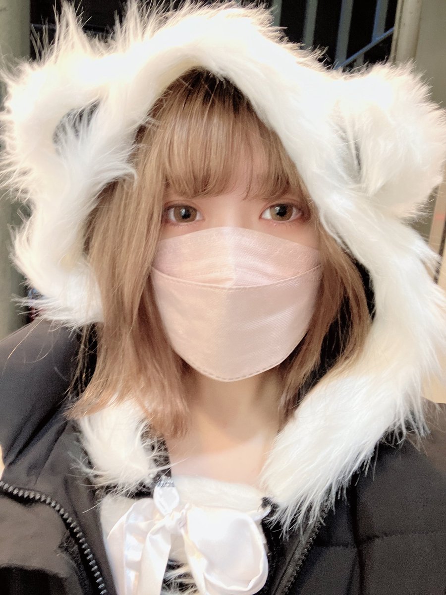 MaKorest's tweet photo. 出勤しました❣️ 
ねこみみサンタ！
#猫耳 #コンカフェキャスト #コンカフェ好き��繋がりたい #サンタ #サンタコス #コンカフェ #自撮り界隈と繋がりたい #自撮り女子 https://t.co/fFKc3Sefc2