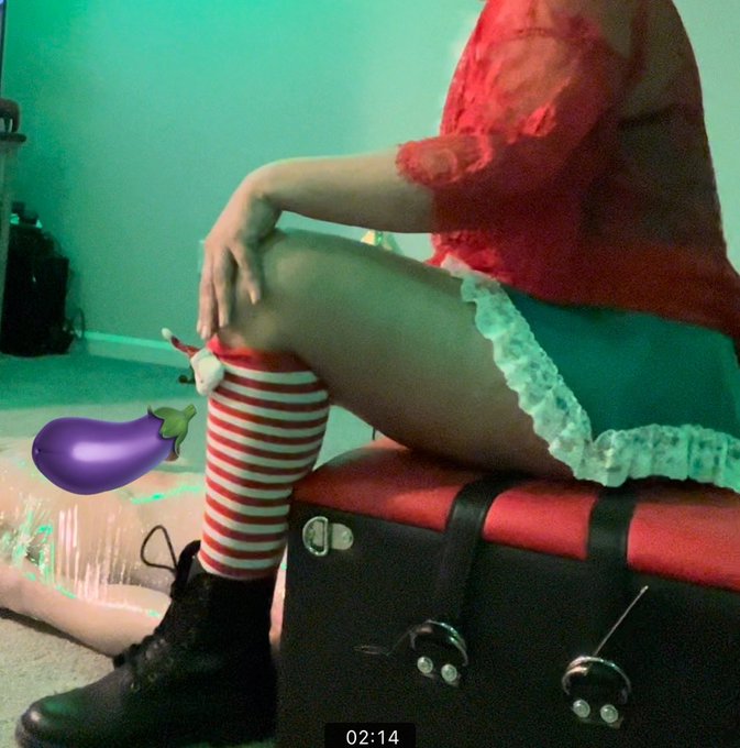 Christmas video is positing by 5am CST on Christmas Day! 🎁💚❤️🎄 https://t.co/BlPnrMepEm don&rsquo;t forget to<a href="/tag/mytwitteranniversary"class="tags"><span>#mytwitteranniversary</span></a>