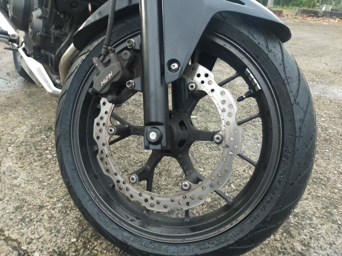osprey_SDF's tweet photo. 載る楽しさ倍々増!
#CB400F
#NC47
#前後タイヤ交換
#DUNLOP
#ダンロップ
#D222
#フロントフォークOH
#メリークリスマス https://t.co/tPpKSFb0t6