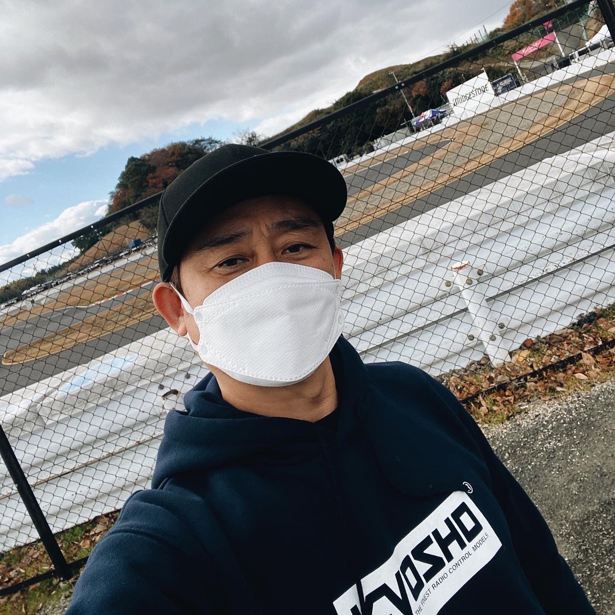 Ryo_Michigami's tweet photo. 久しぶりのカート。
鈴鹿南コース走るのは
4年ぶり。

#karting #training 
#maxmasterclass
@kyosho_info 
@Sparco_japan 
@autista_saitama 
@DragoCORSE 
@suzuka_event https://t.co/0d7KG0Cydt