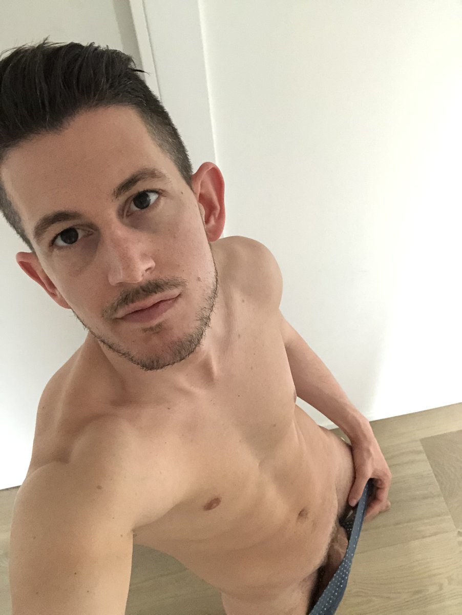 Merry Christmas! 🎄
Mostratemi il vostro paccone ⬇️⬇️