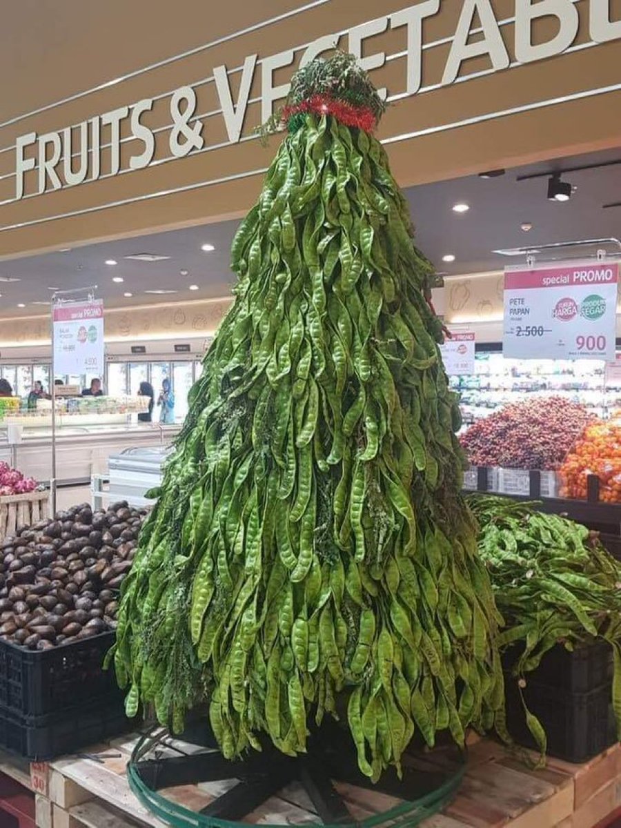 pohon natalnya kren👍 <a href="/KELUARGASANJAYA/">𝐊eluarga 𝐒anjaya.</a>