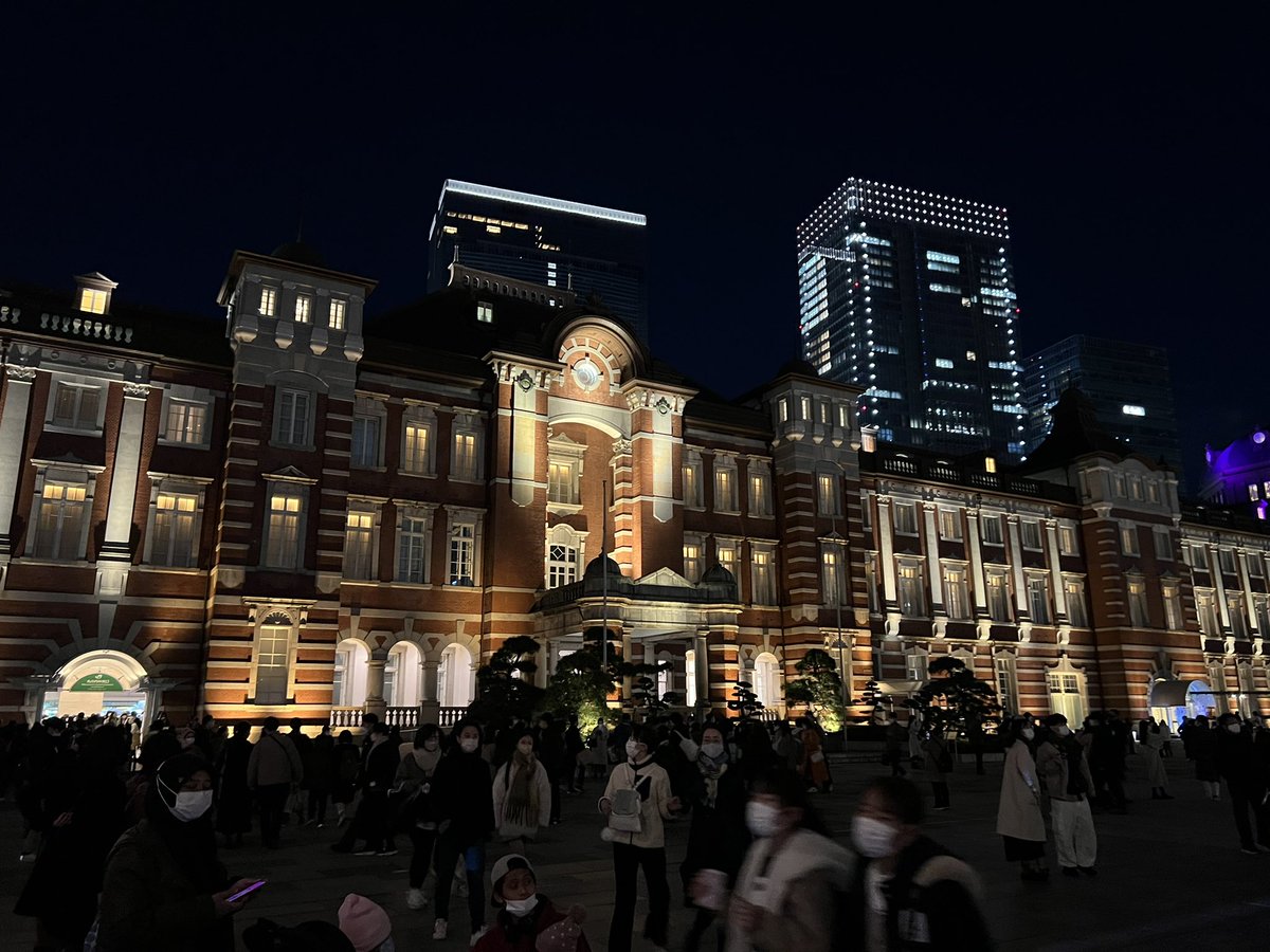 zaki_eef's tweet photo. 月島でもんじゃ焼き食べてからの東京駅のイルミネーション最高のクリスマスでしたー！ https://t.co/v8bJJbJjtt