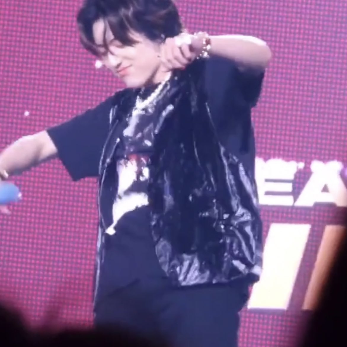 RUTOSFEED's tweet image. damn, that body wave 😵‍💫 #haruto